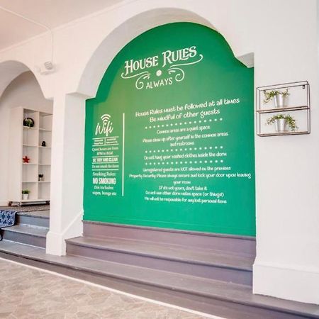 Women Only Rooms - Men Only Rooms - Free Wifi - Coffee Parking - Lockers 迈阿密 外观 照片